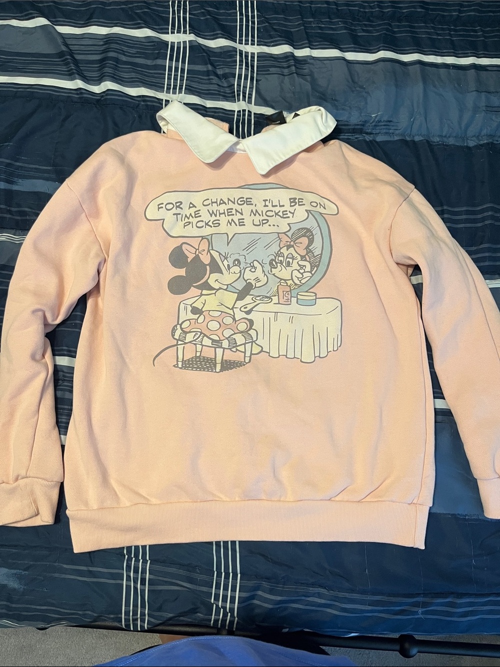 Cakeworthy Size Laege Minnie Mouse Collar Sweatshirt